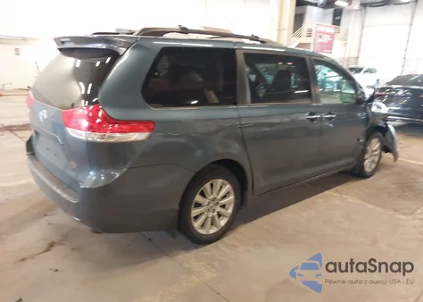 2014 Toyota Sienna Xle 7 Passenger z USA, uszkodzony, nr VIN 5TDDK3DC6ES076022